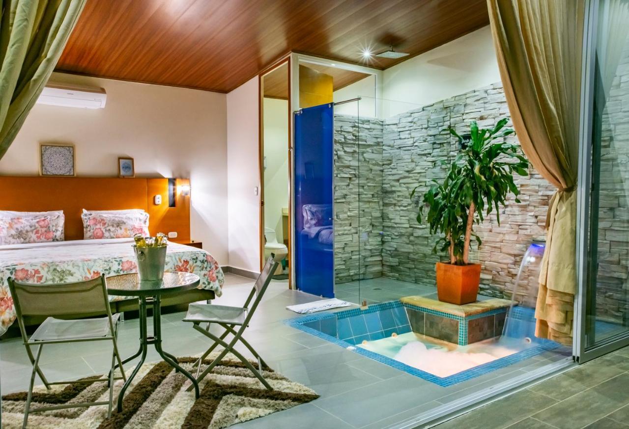 Sunset Palm Lodge 圣希尔 外观 照片
