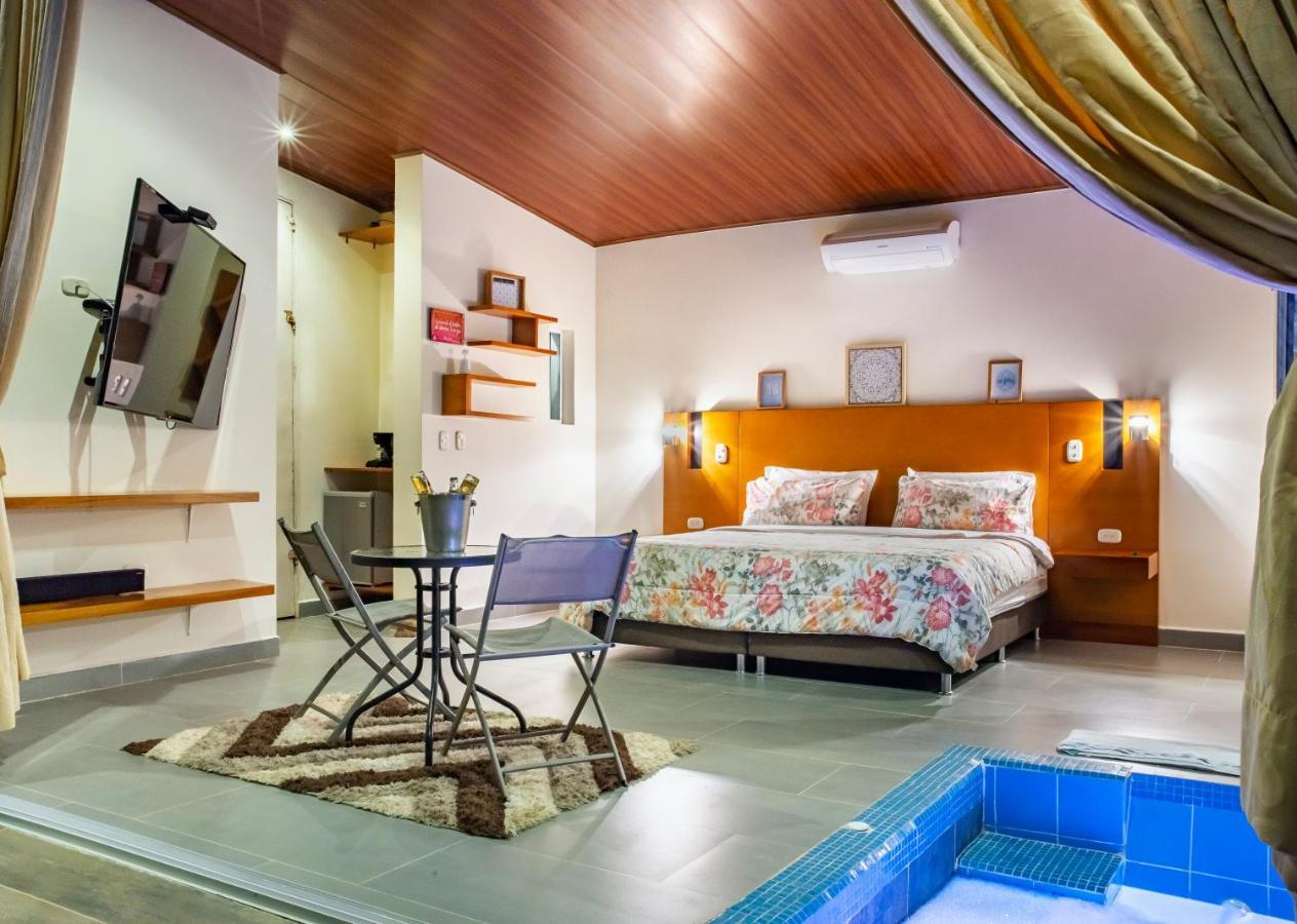 Sunset Palm Lodge 圣希尔 外观 照片