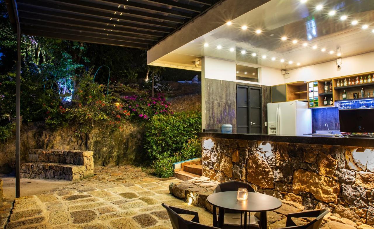 Sunset Palm Lodge 圣希尔 外观 照片