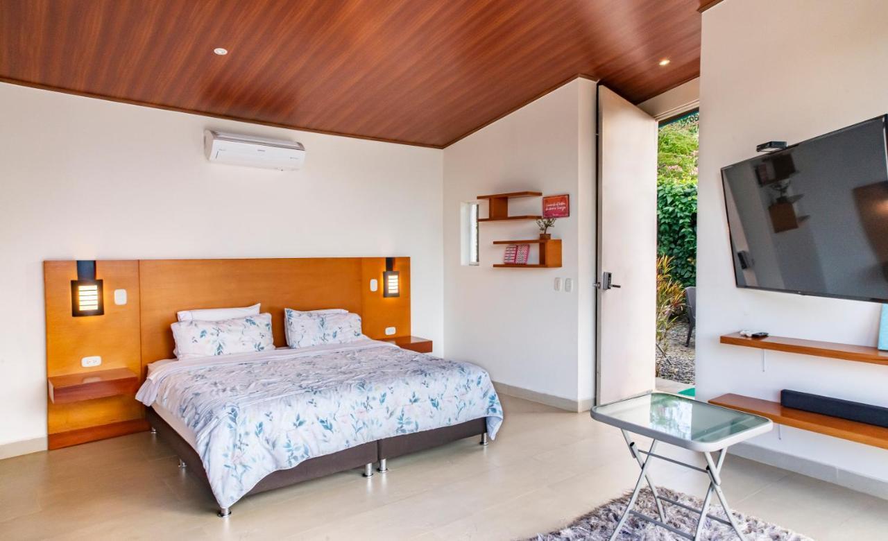 Sunset Palm Lodge 圣希尔 外观 照片