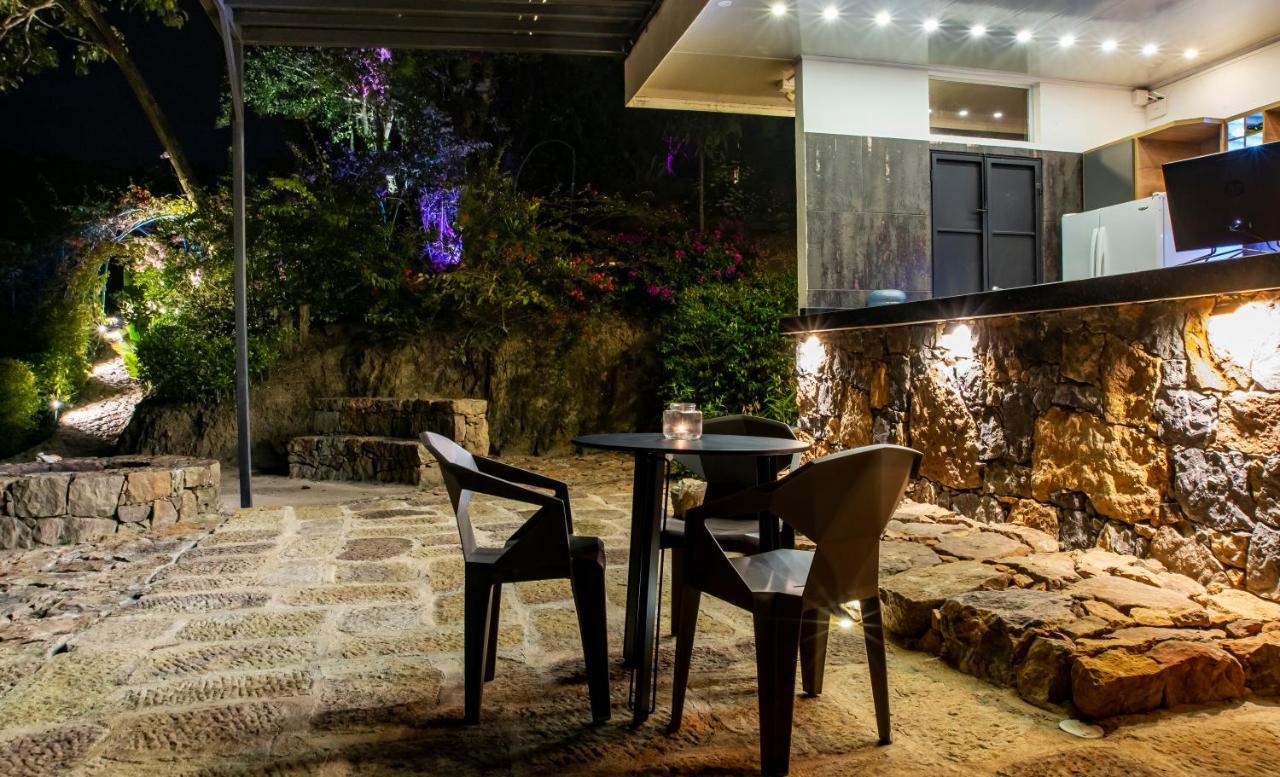 Sunset Palm Lodge 圣希尔 外观 照片